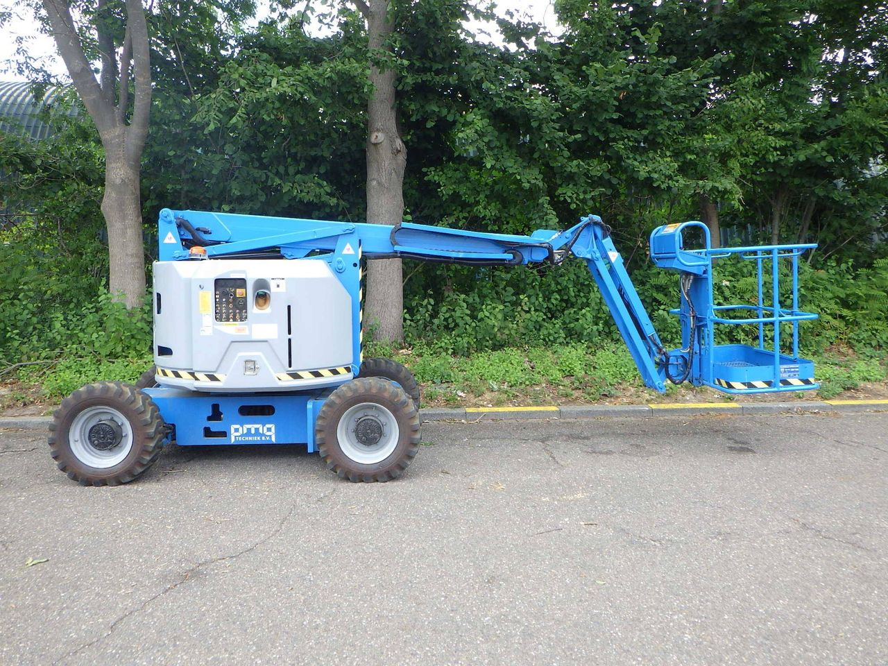Articulating telescopic boom lift Z-34/22 12.62m Diesel 2008