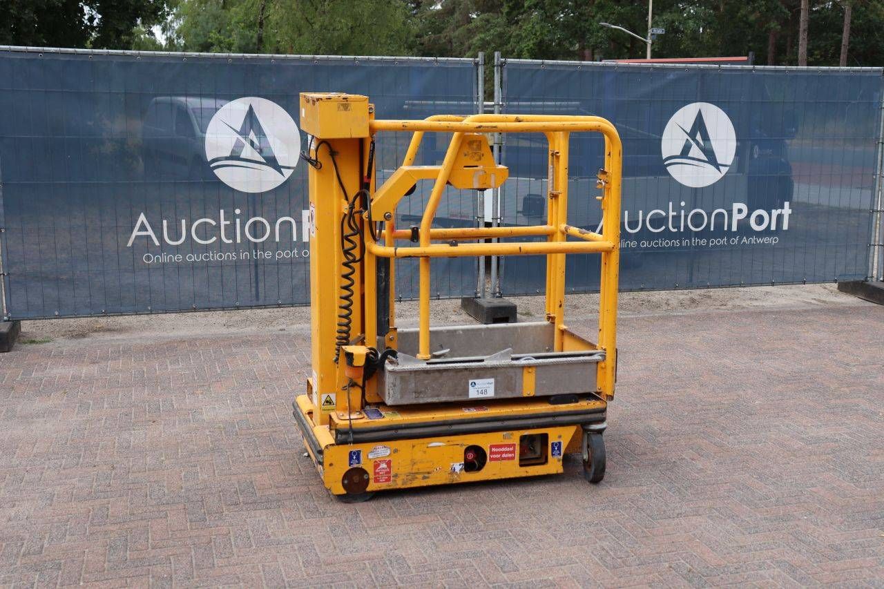 Electric Mast Lift 200kg