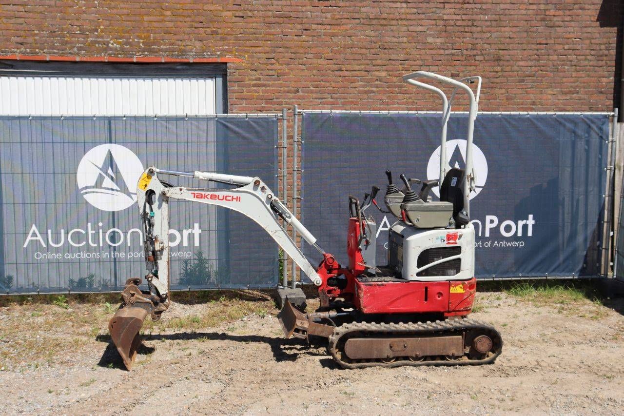 Mini excavator Takeuchi TB210R Diesel 2018