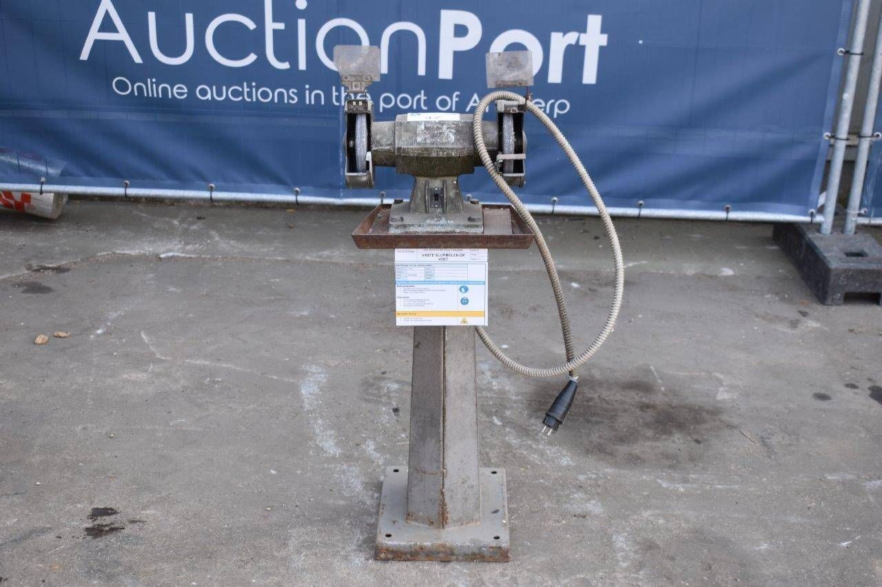 Fixed grinding mill on foot
