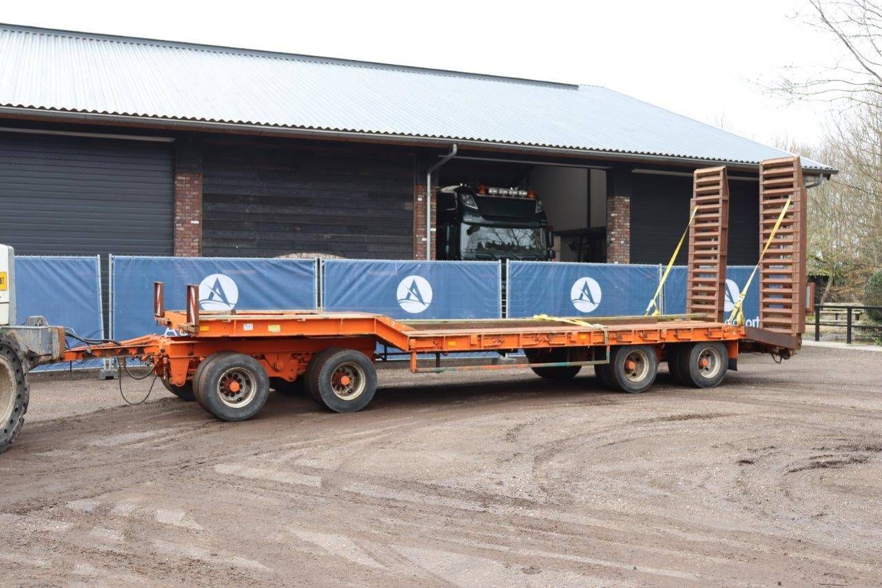Semi Low Loader Goldhofer 32000kg 