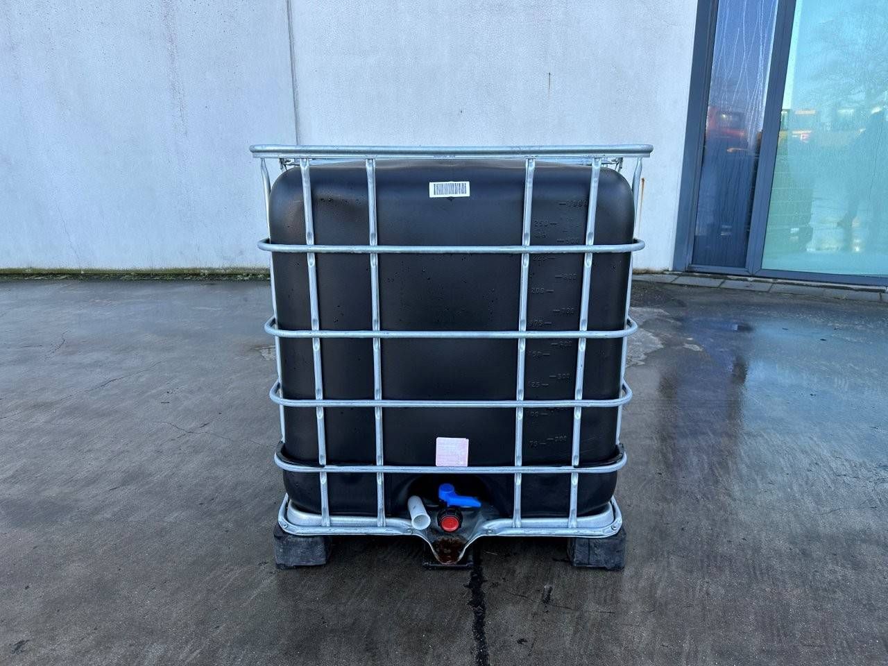 IBC Tank with Vehicle Shampoo New