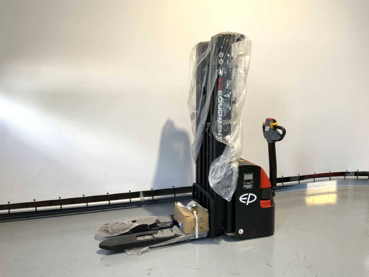 Stacker EP ES12-12WA Electric 1200kg New