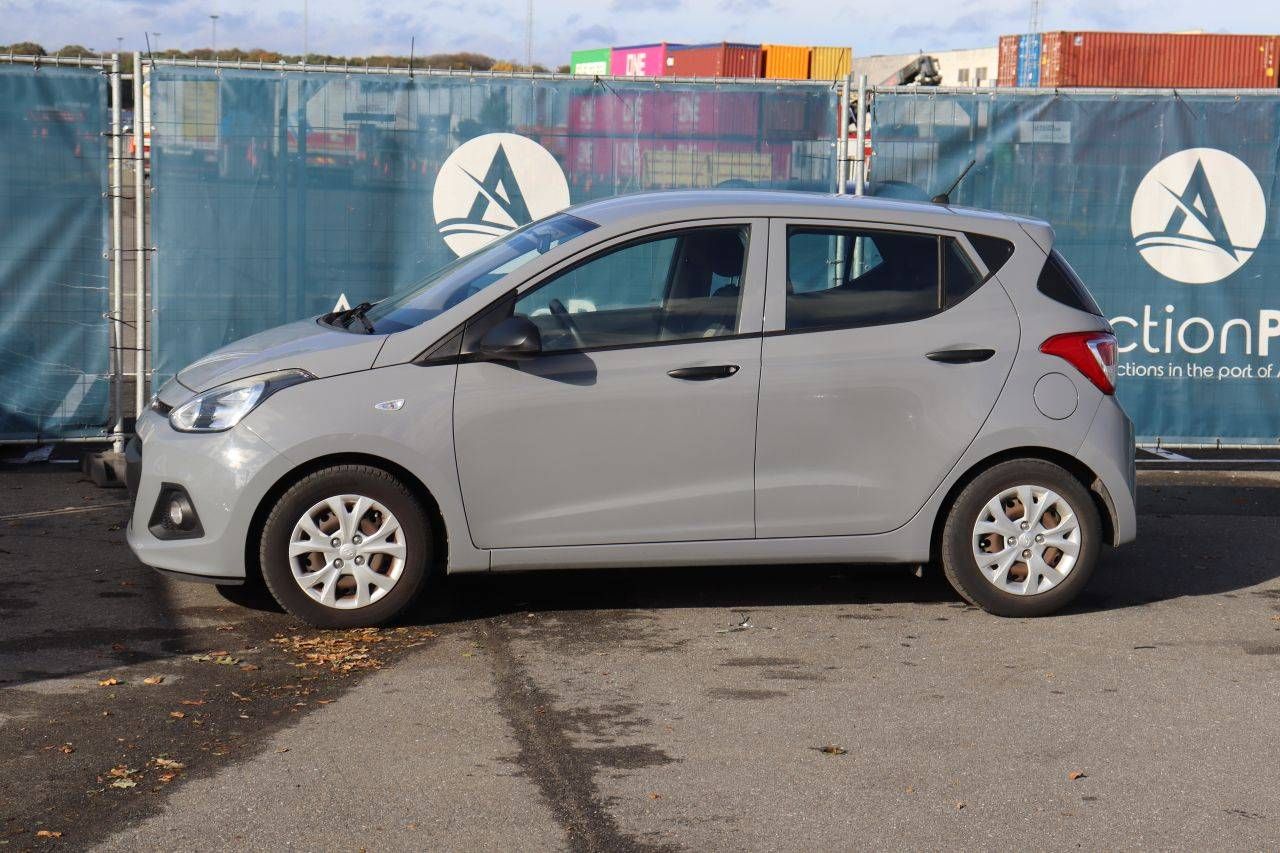 Hyundai i10 Petrol 66hp Passenger Car 2015 (Margin)