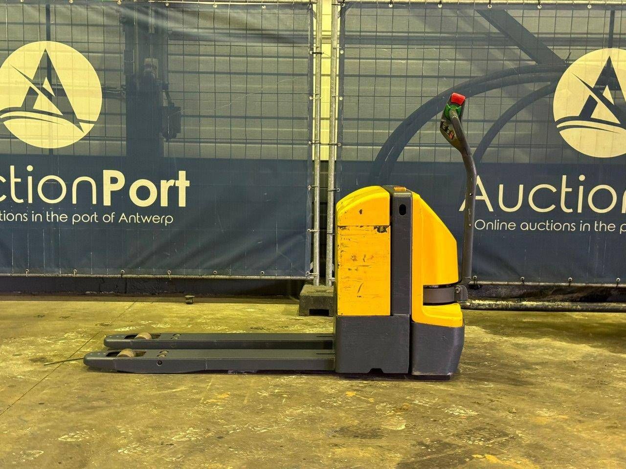 Pallet truck Jungheinrich Electric 