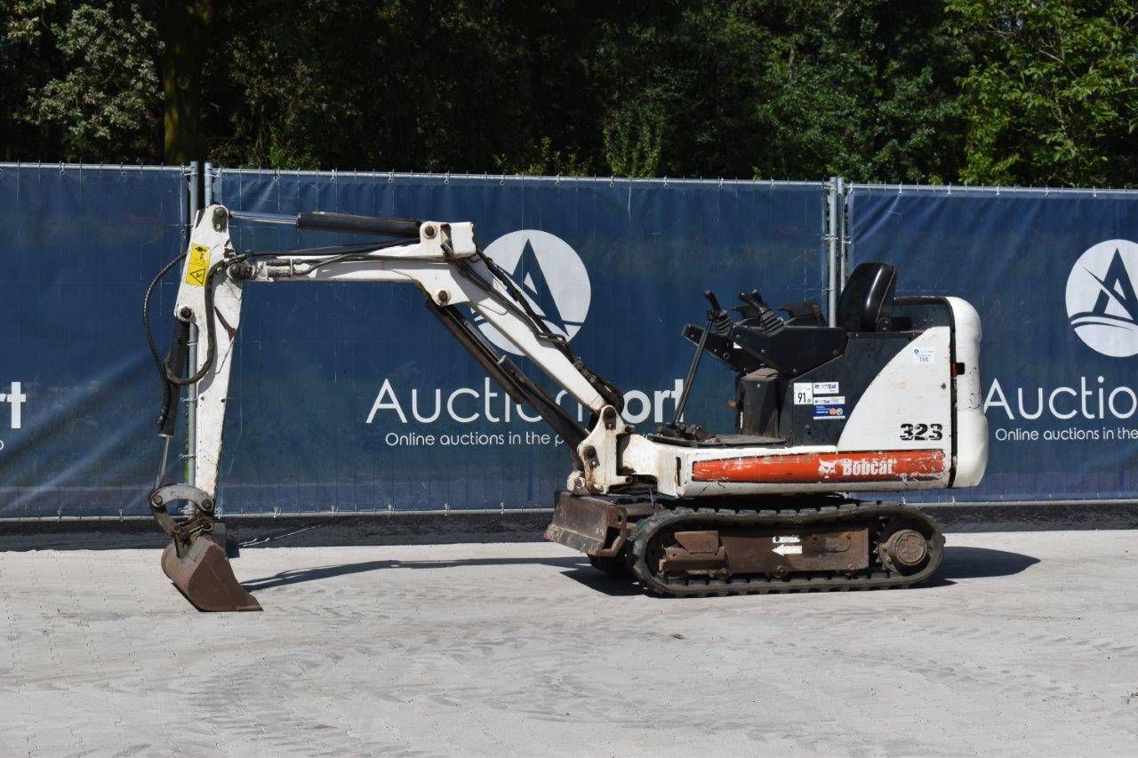 Mini digger Bobcat 323J Diesel