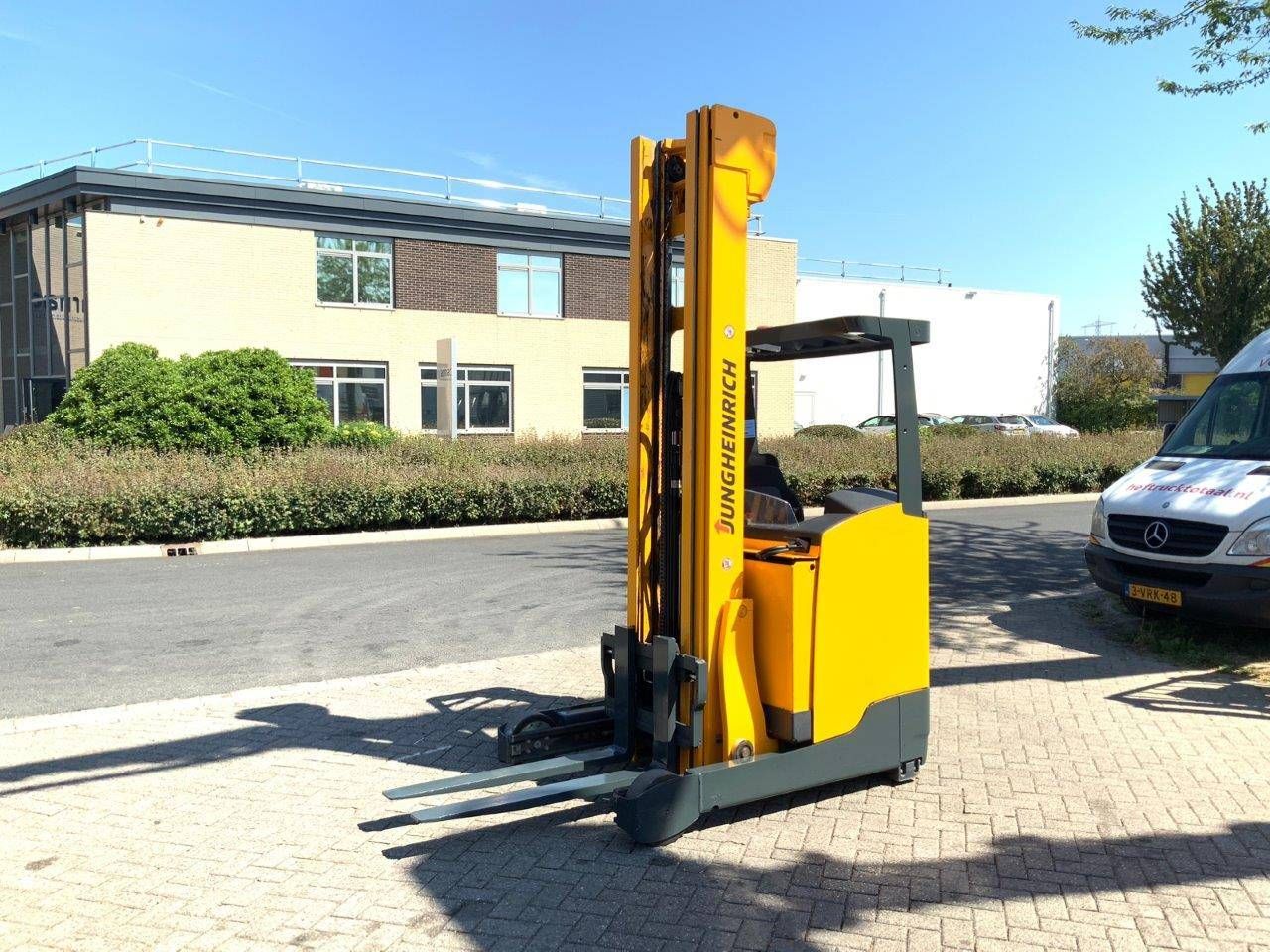 Reach truck Jungheinrich ETV 216 Electric 1600kg