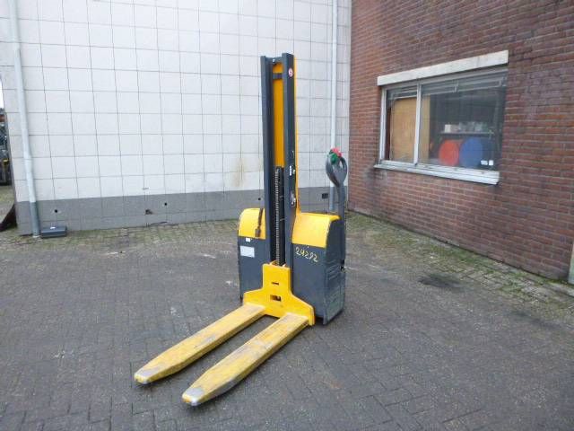 Stacker Jungheinrich EMC110 Electric 1000kg
