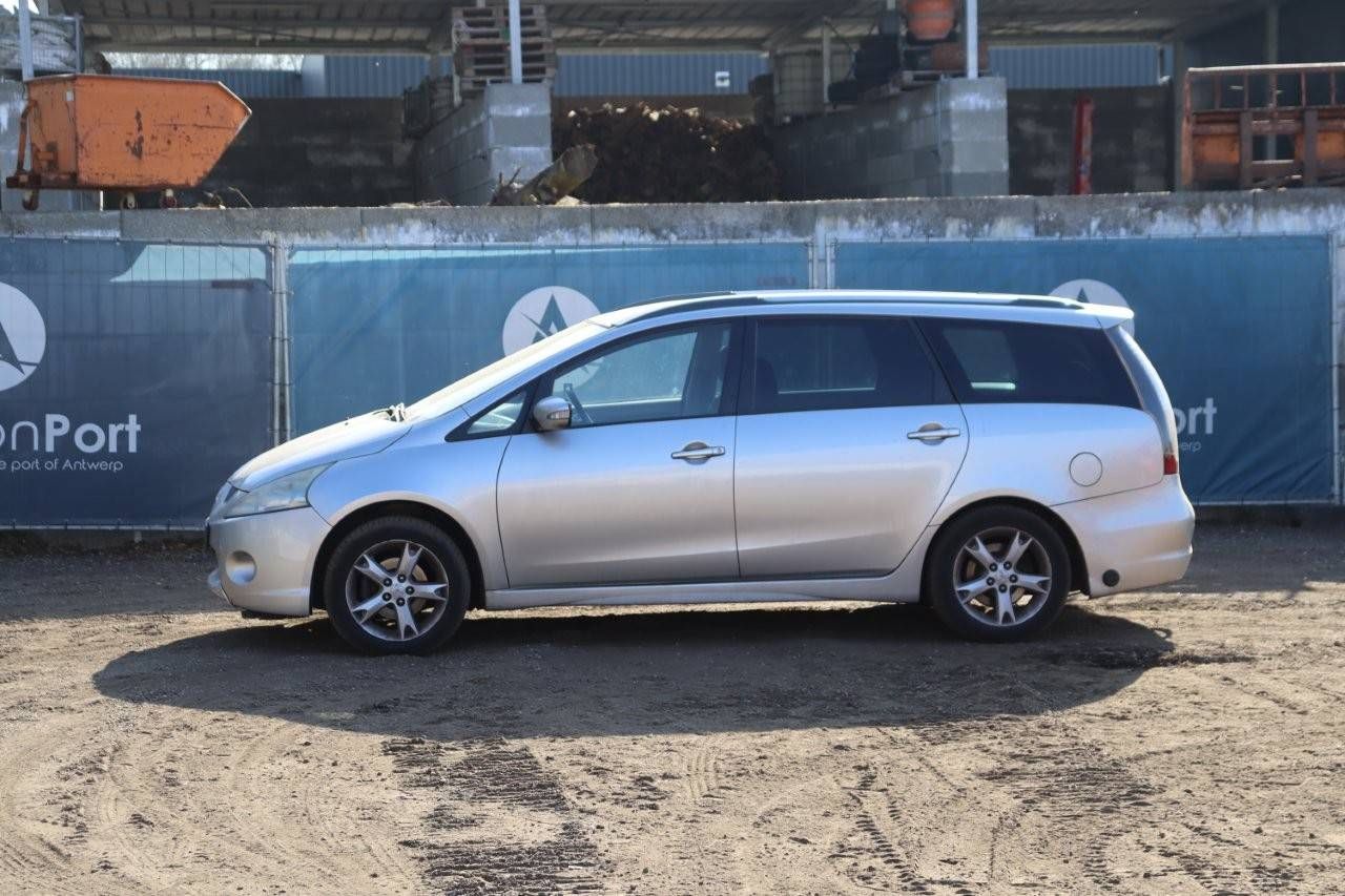 Station wagon Mitsubishi Grandis LPG + Petrol 2008