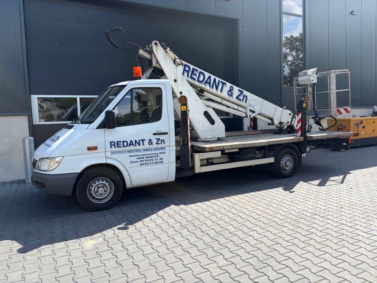 Truck-mounted aerial platform Mercedes 311CDI Diesel 20m 2005