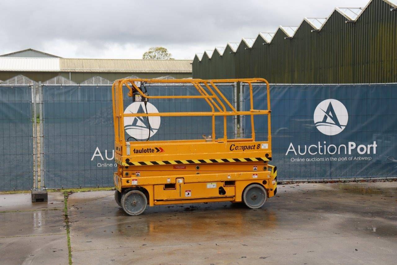 Scissor lift Haulotte Compact 8CU Electric 300kg 8.2m 2013
