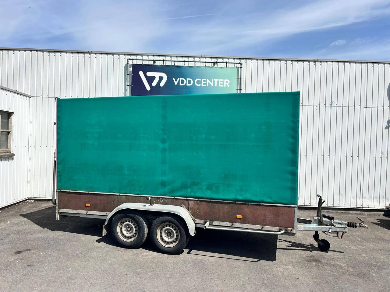 Enclosed trailer Wijnhoven 410x185x195cm 2001 with tarpaulin