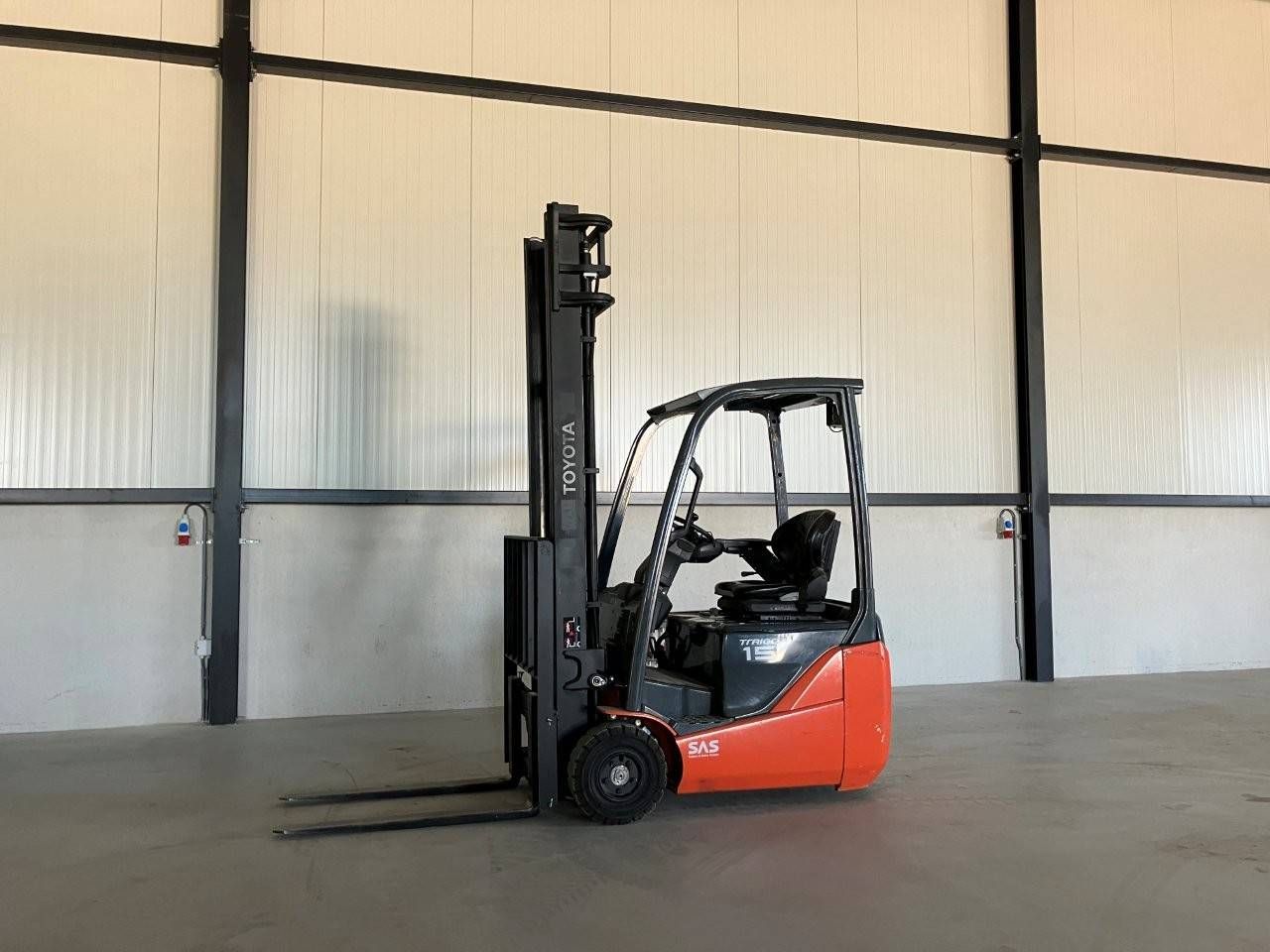 Toyota 8FBE15T Electric Forklift 1500kg 4.0m 2017