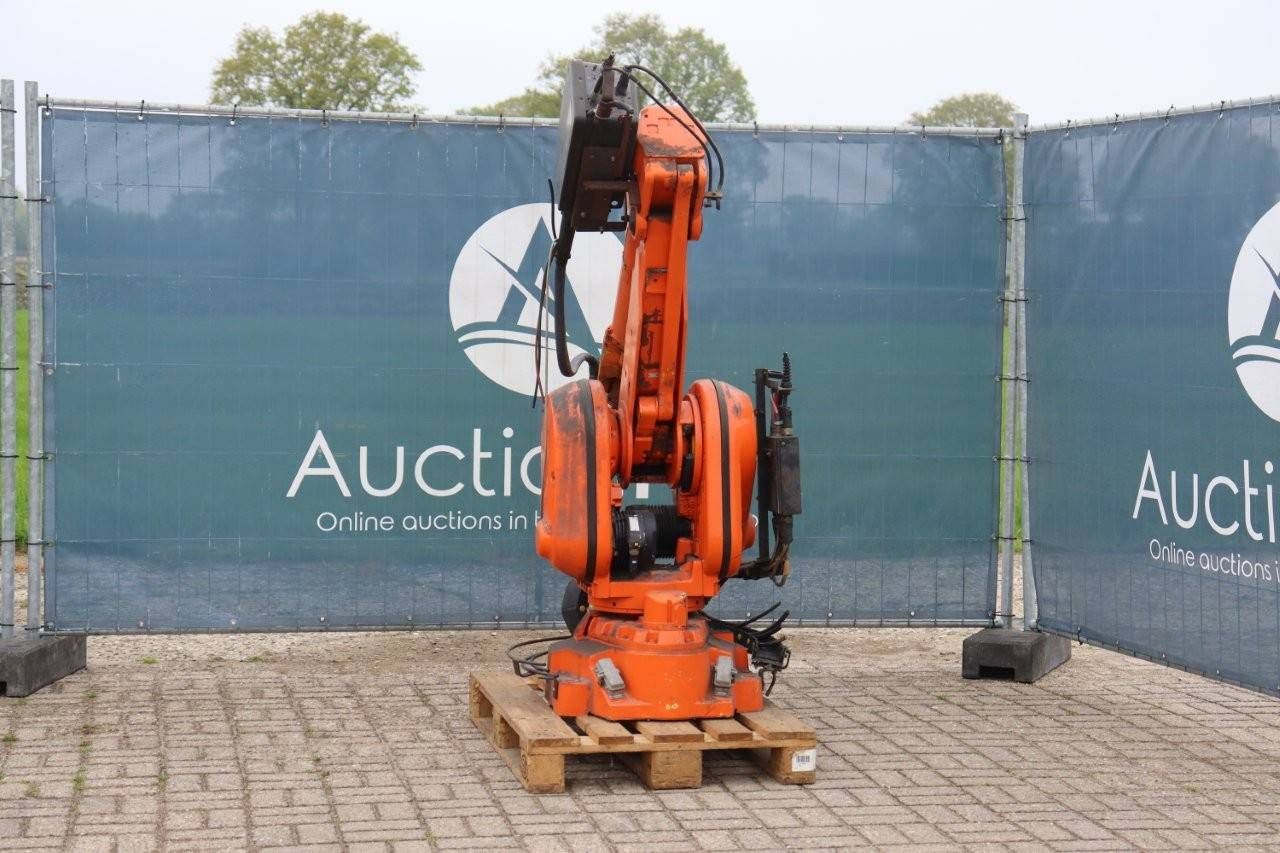 Robot arm ABB IRB 2000