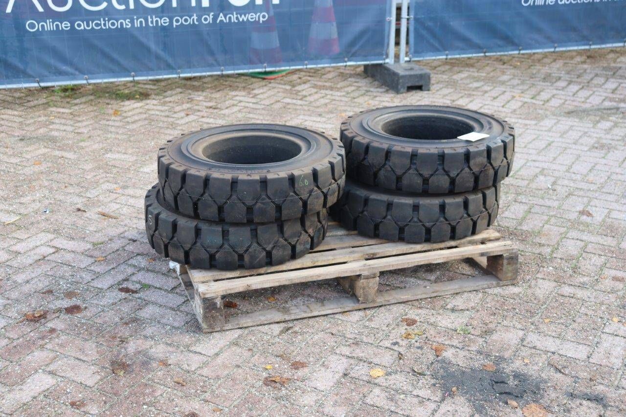 Batch of tires Greckster 7.00x15 4 pieces New