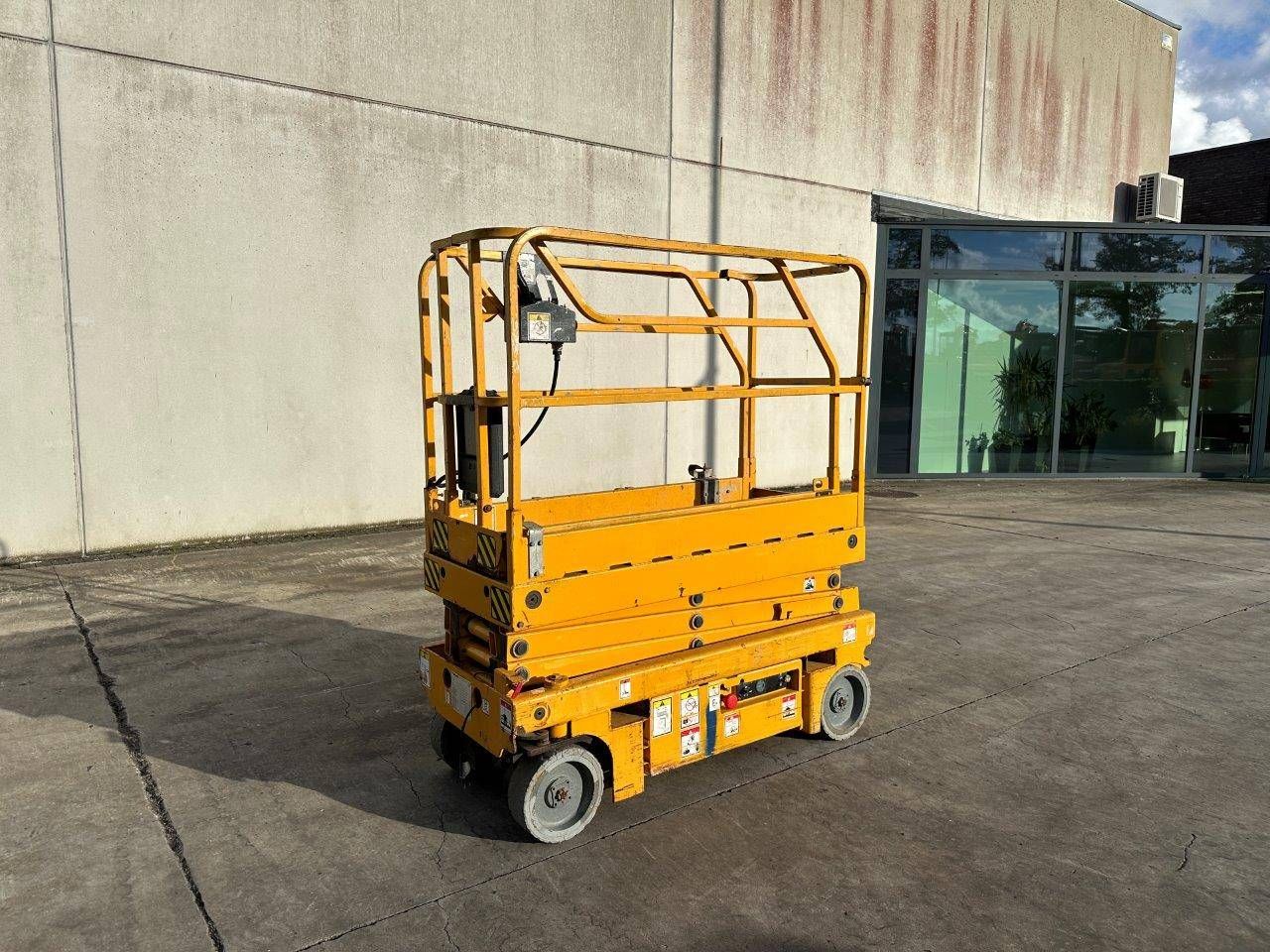Scissor lift Haulotte Optimum 8 Electric 230kg 7.6m 2013