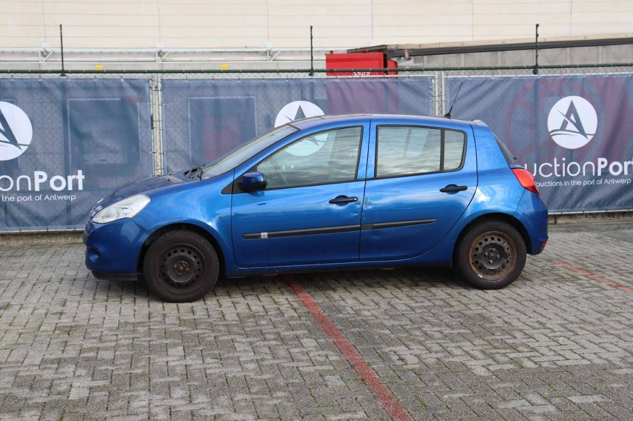Passenger car Renault Clio Diesel 86 hp 2010 (Margin)