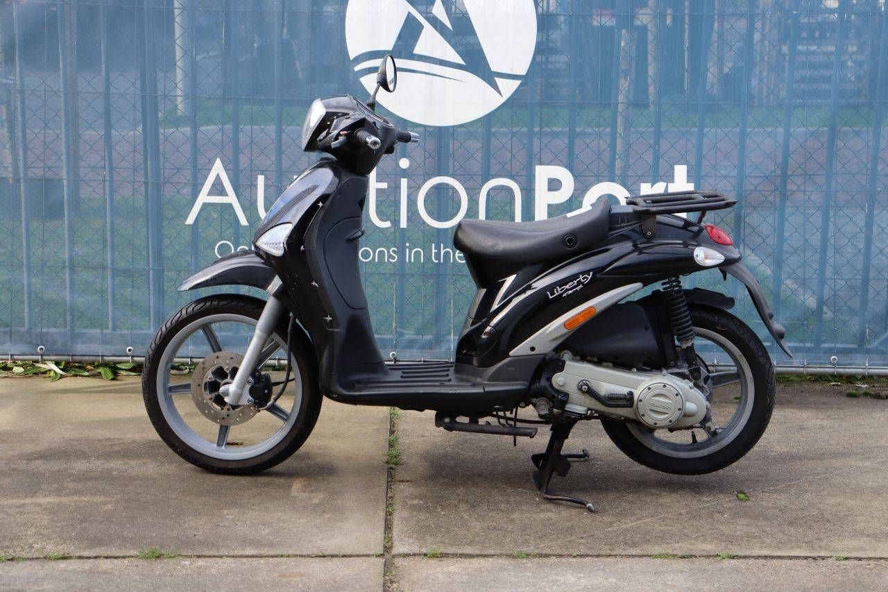 Scooter Piaggio Liberty 50 4T Gasolina 3.5hp