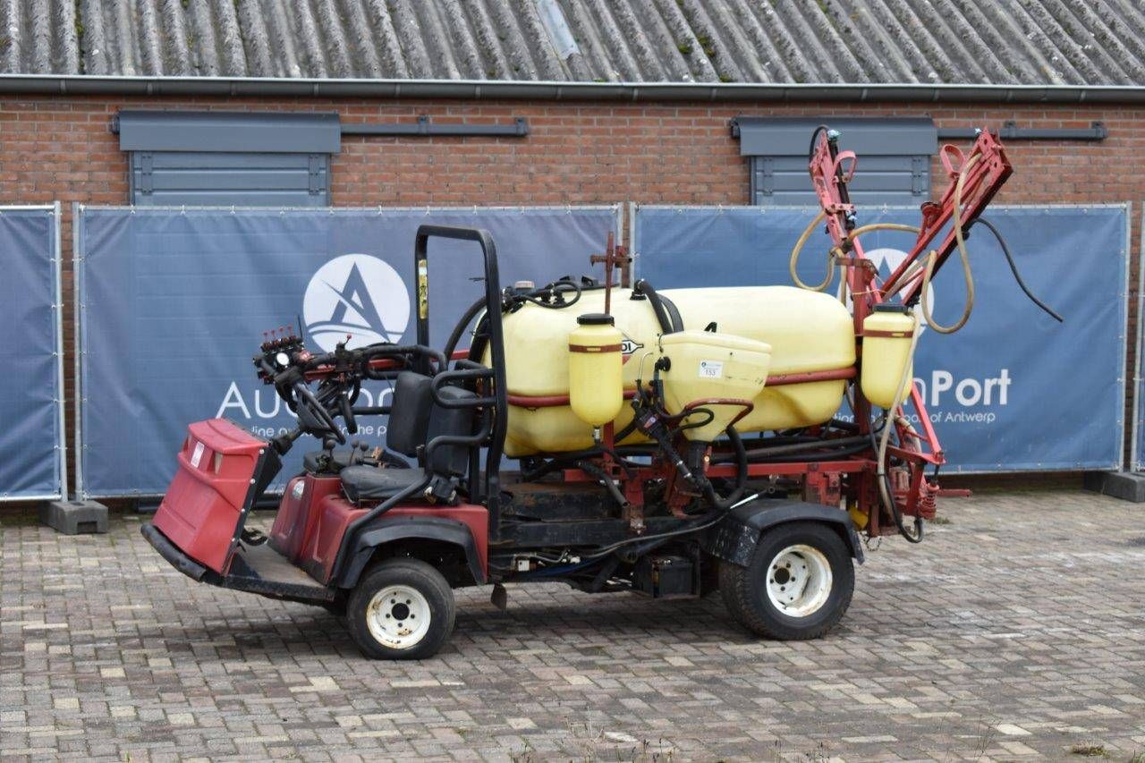 Gator Toro mit Feldspritze Hardi Electric
