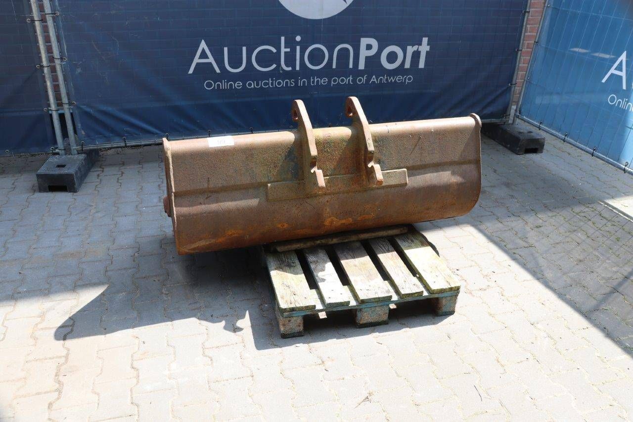 Digger bucket