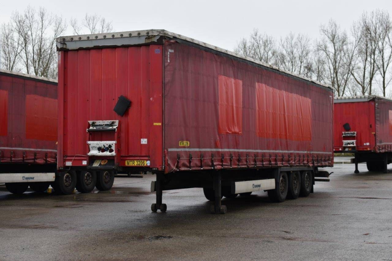Sliding curtain semi-trailer Krone SD 2013