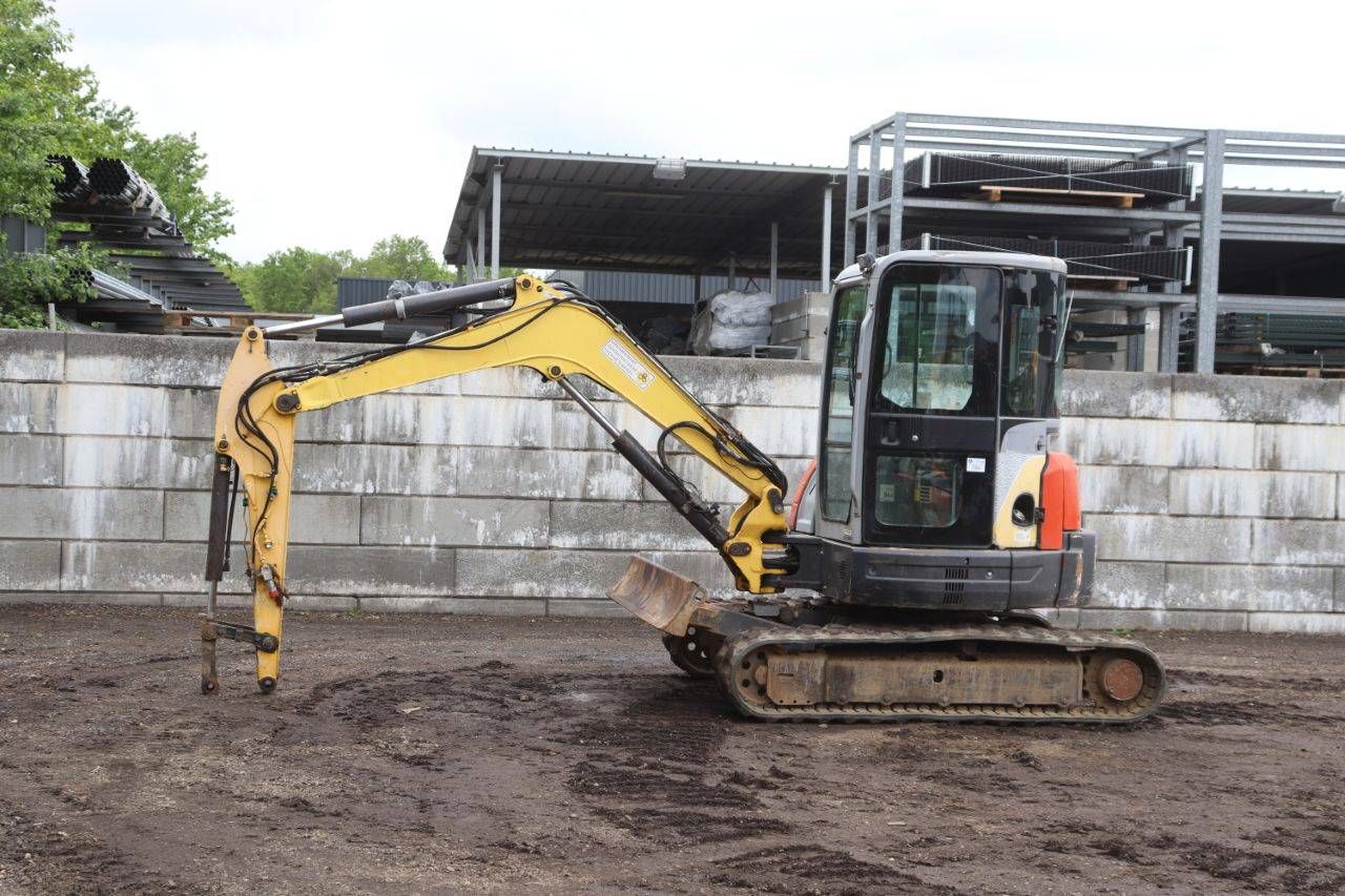 Crawler excavator New Holland E50B SR Diesel 2011
