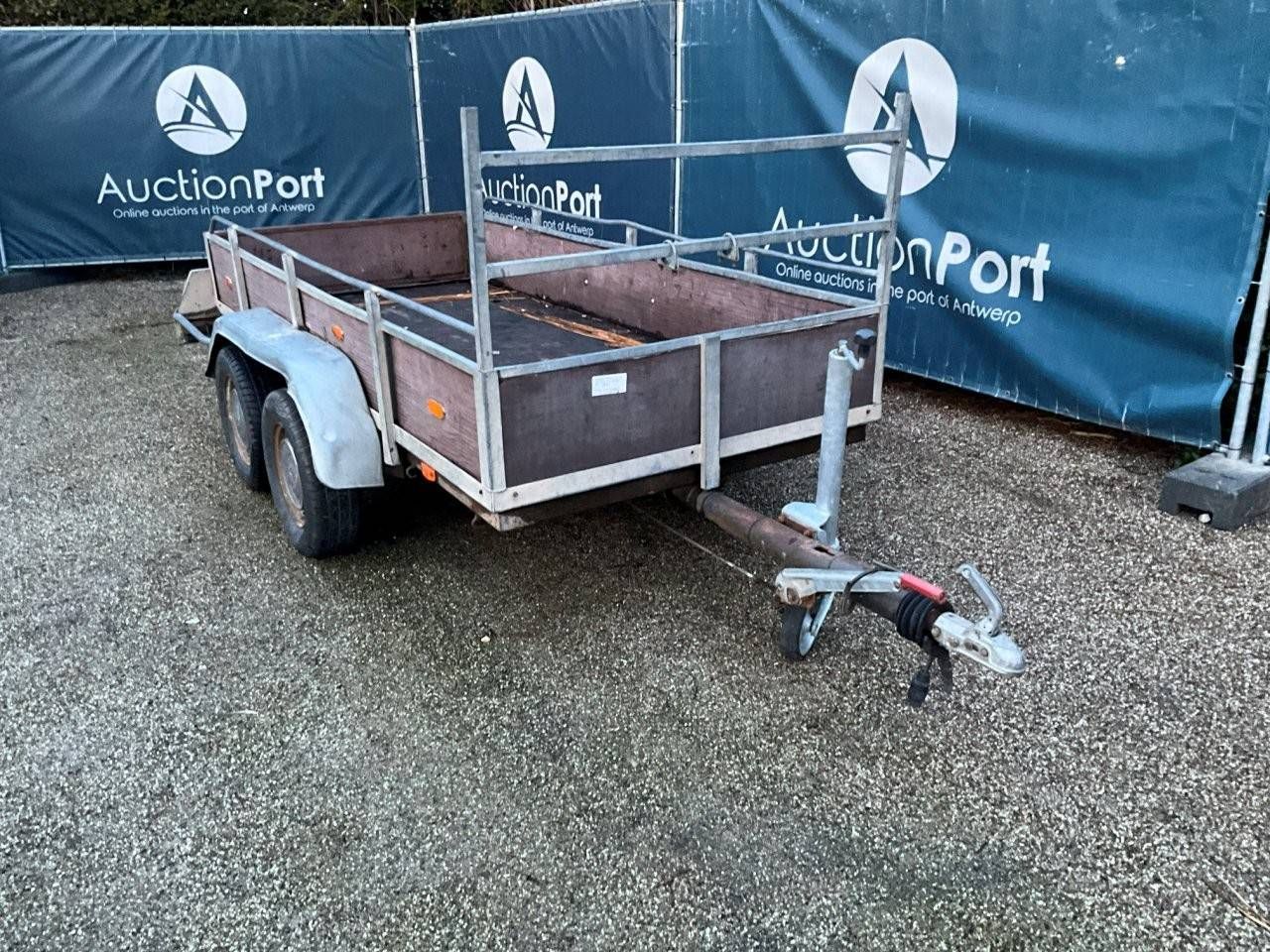 Box truck Solid C2000MR 1985