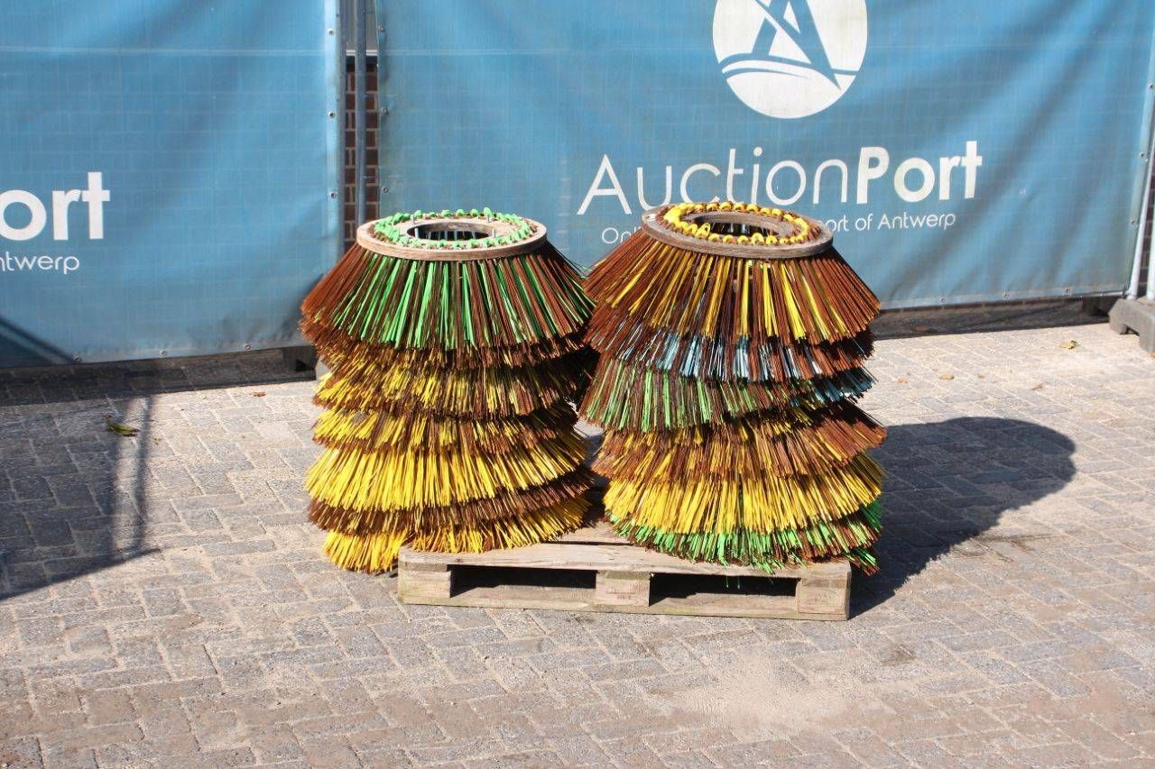 Batch of Sweeping Brush Attachment 18 Pieces