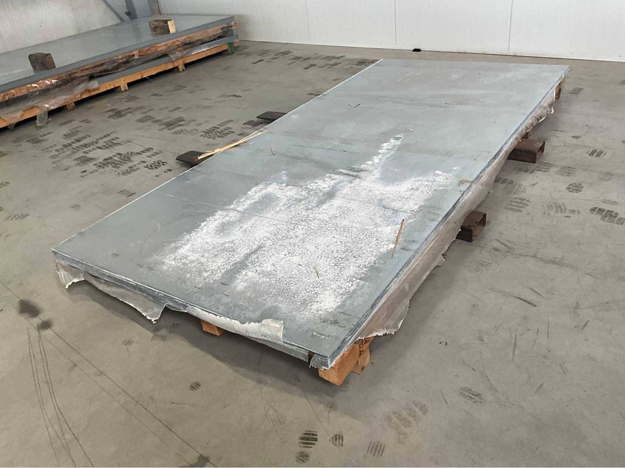 Steel plates 37 pieces