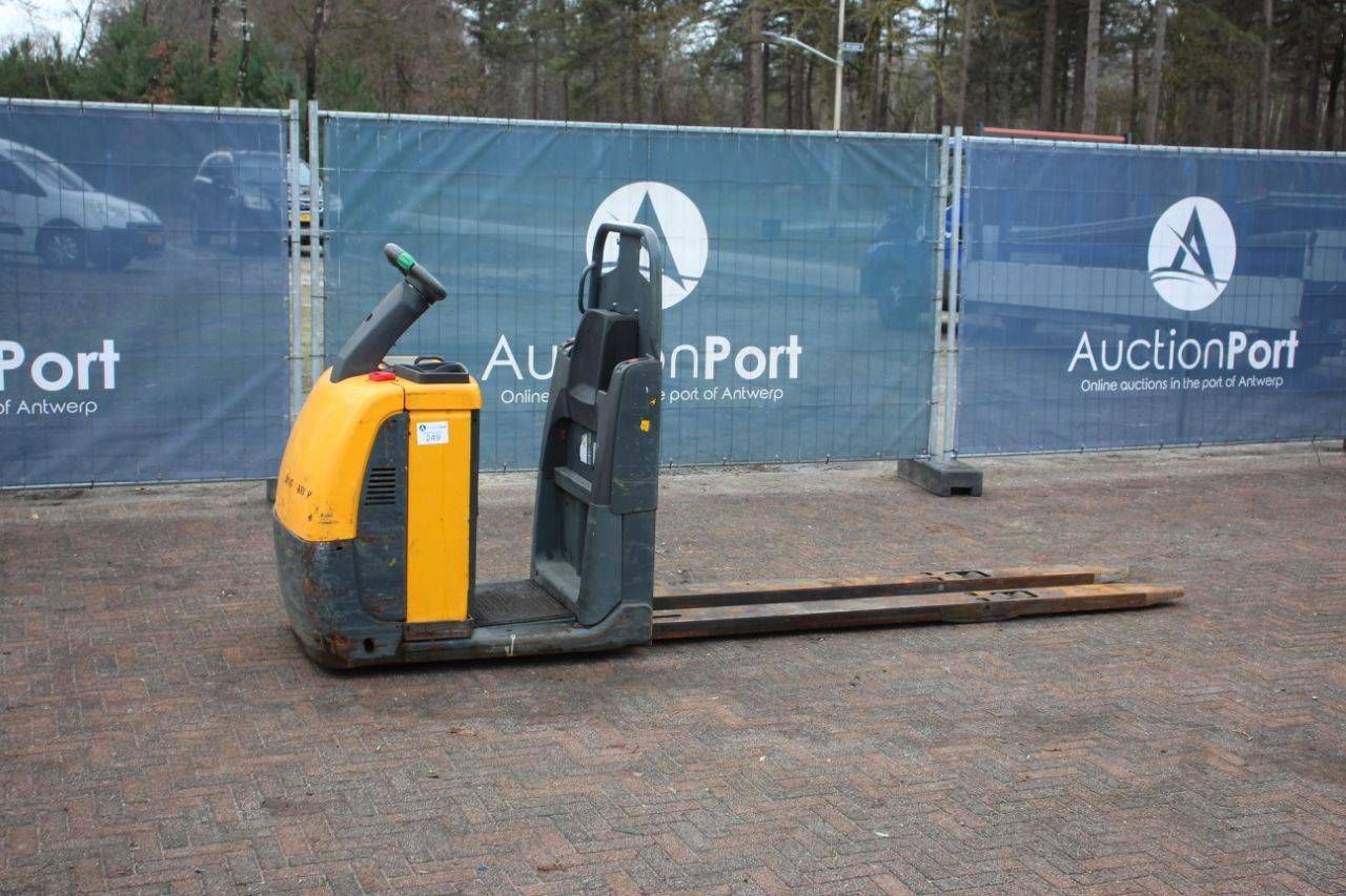 Pallet truck Jungheinrich ECE 225 Electric 2500kg 2011