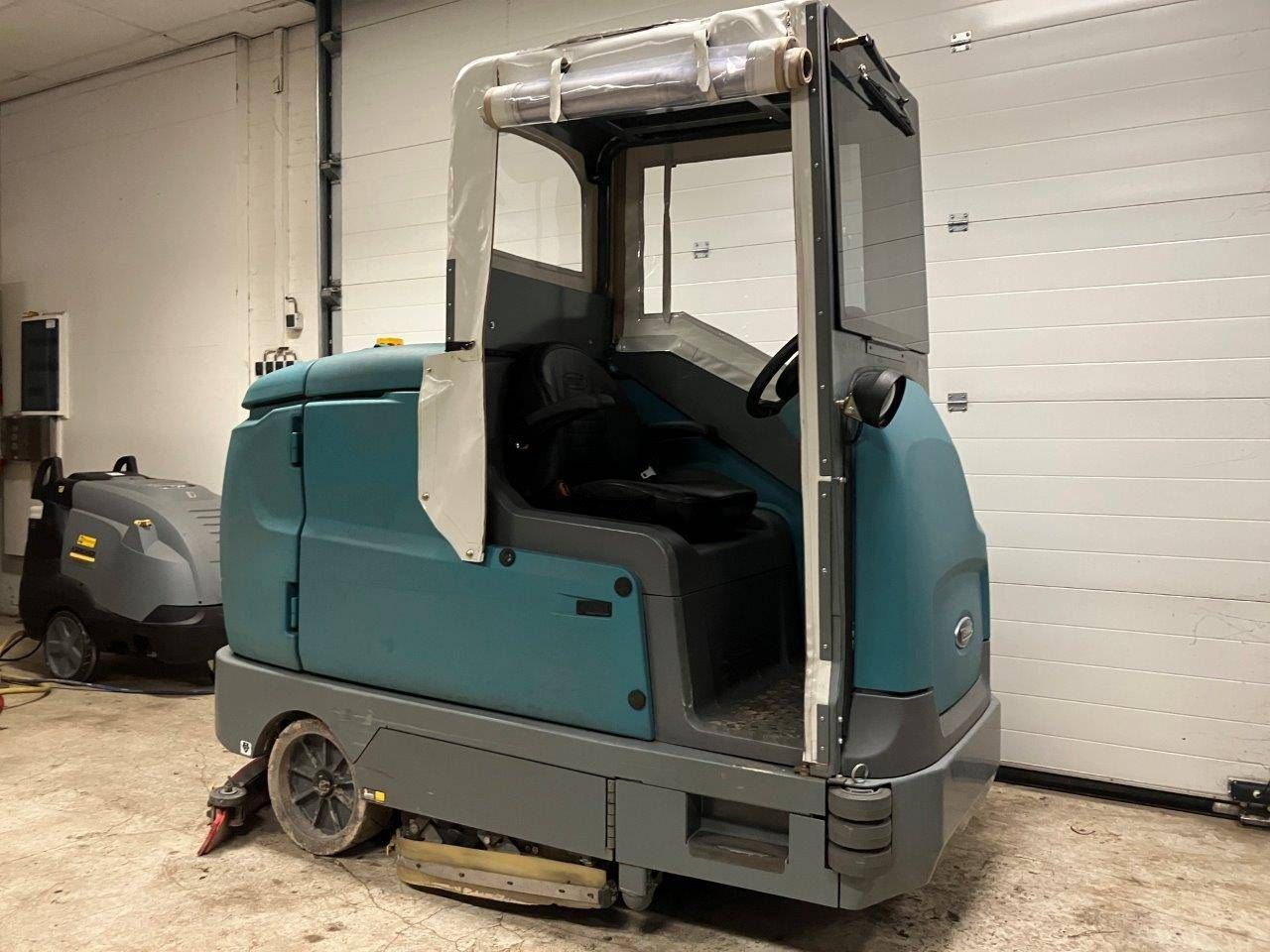 Scrubbing machine Tennant T17 Electric