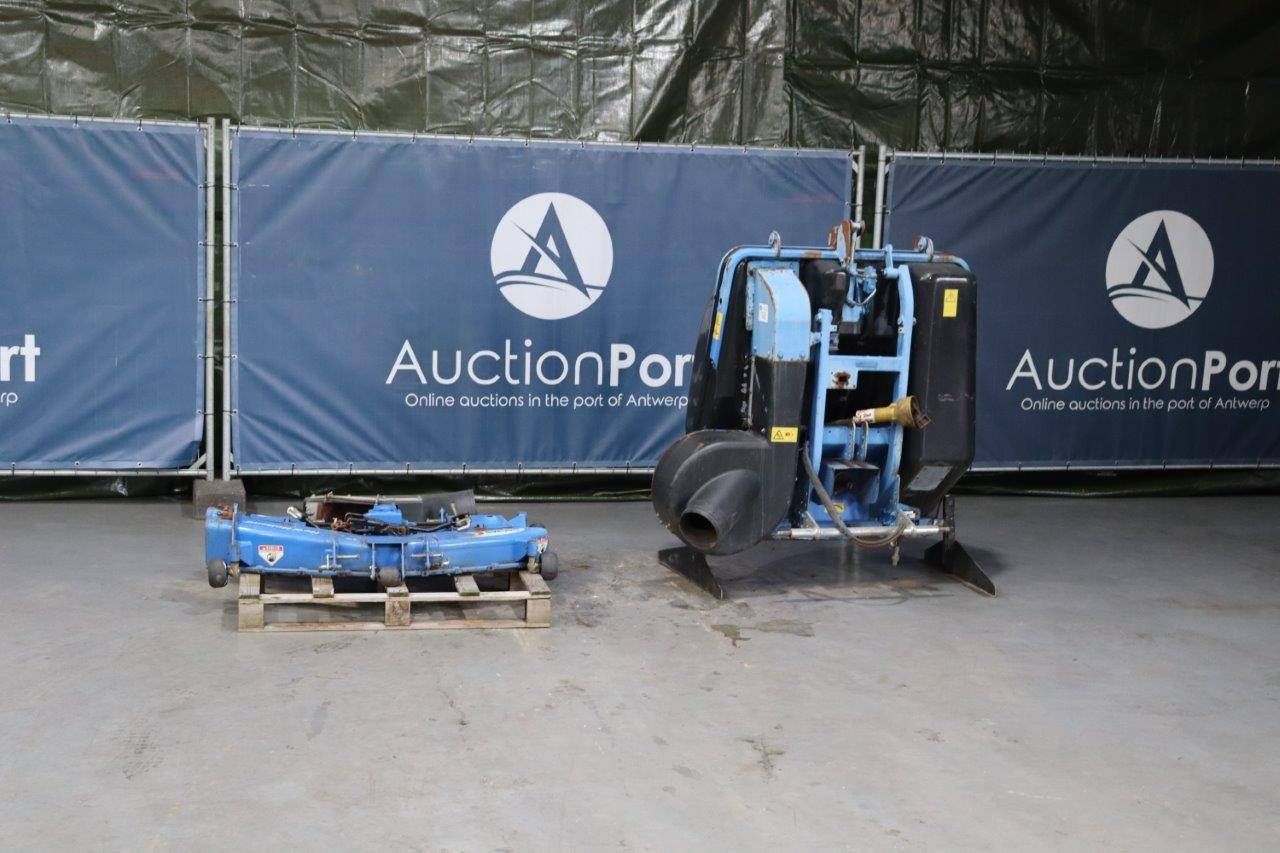 New Holland mower deck and Wiedenmann Favorit Compact grass catcher