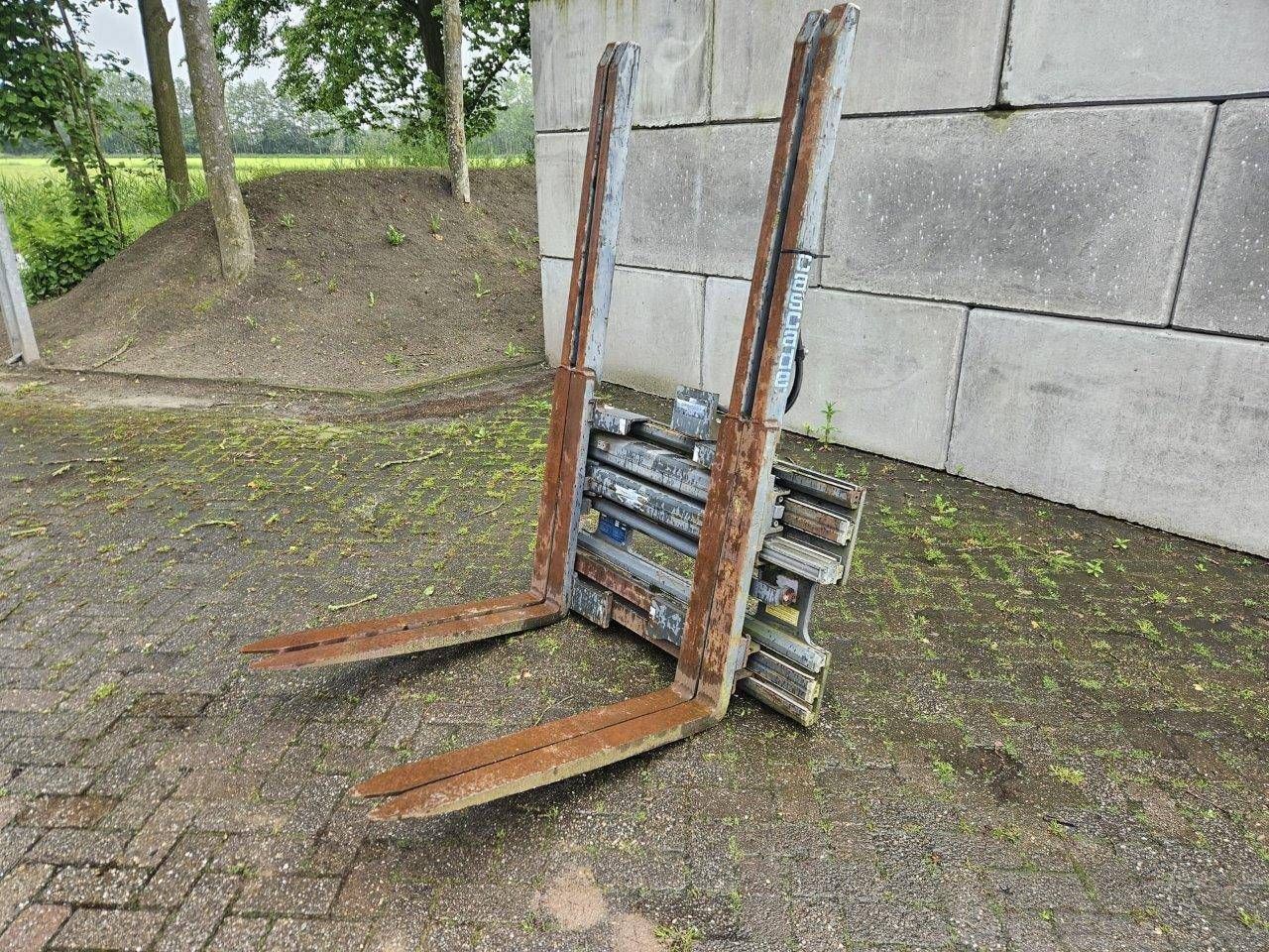 Double fork positioner Cascade Fem2 2500kg 2004