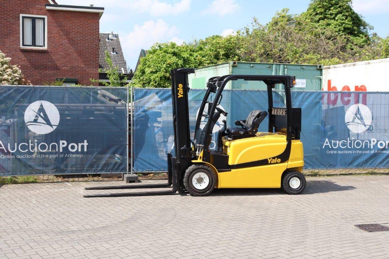 Forklift Yale E2295 Electric 2770kg 4.91m 2012