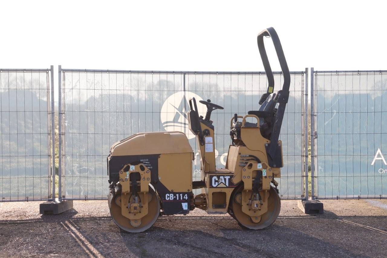 Tandem roller Caterpillar CB-114 Diesel 