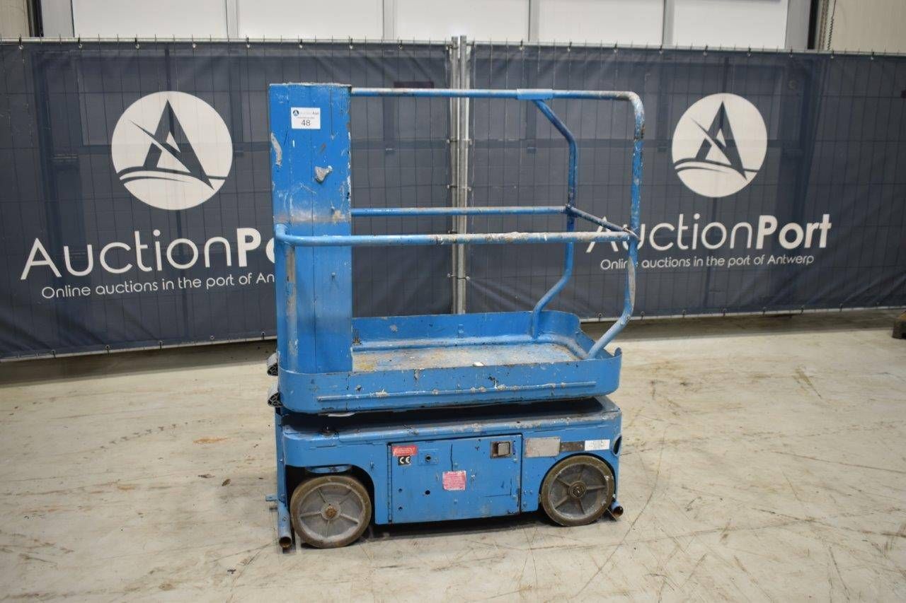 Mast lift UpRight TM12 Electric 5.70m