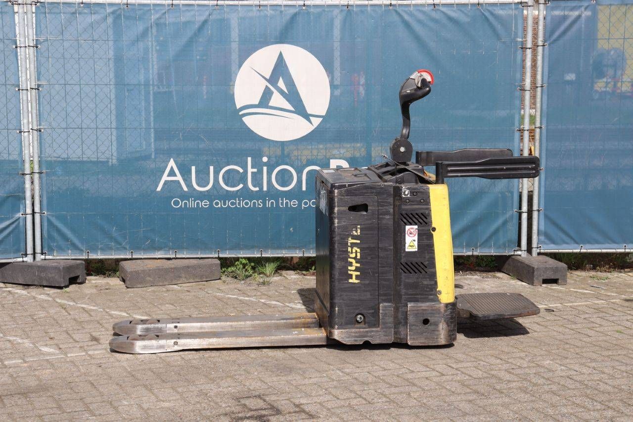 Pallet truck Hyster P2.0S FBW Electric 2500kg 2017