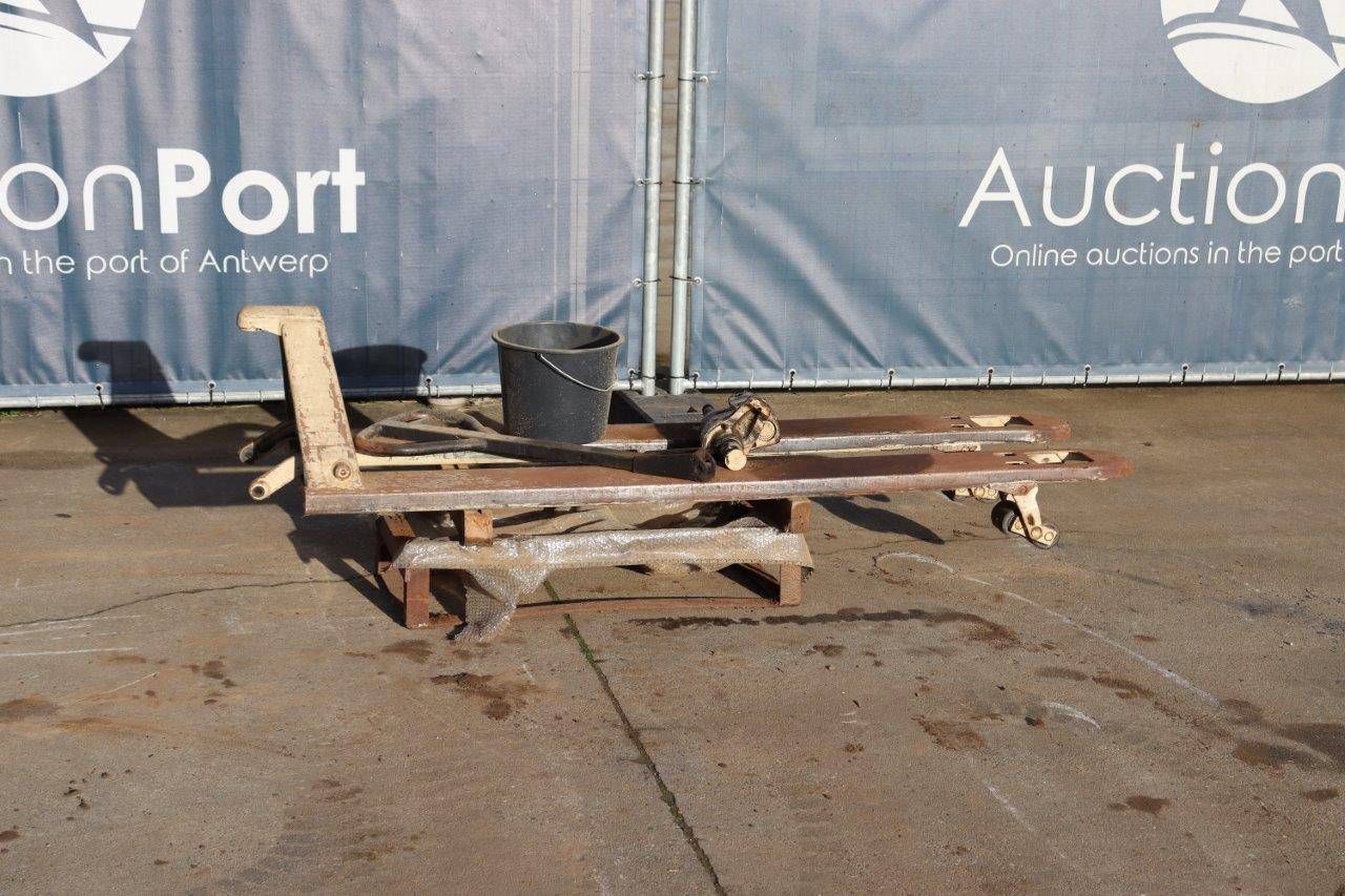 Pallet truck 