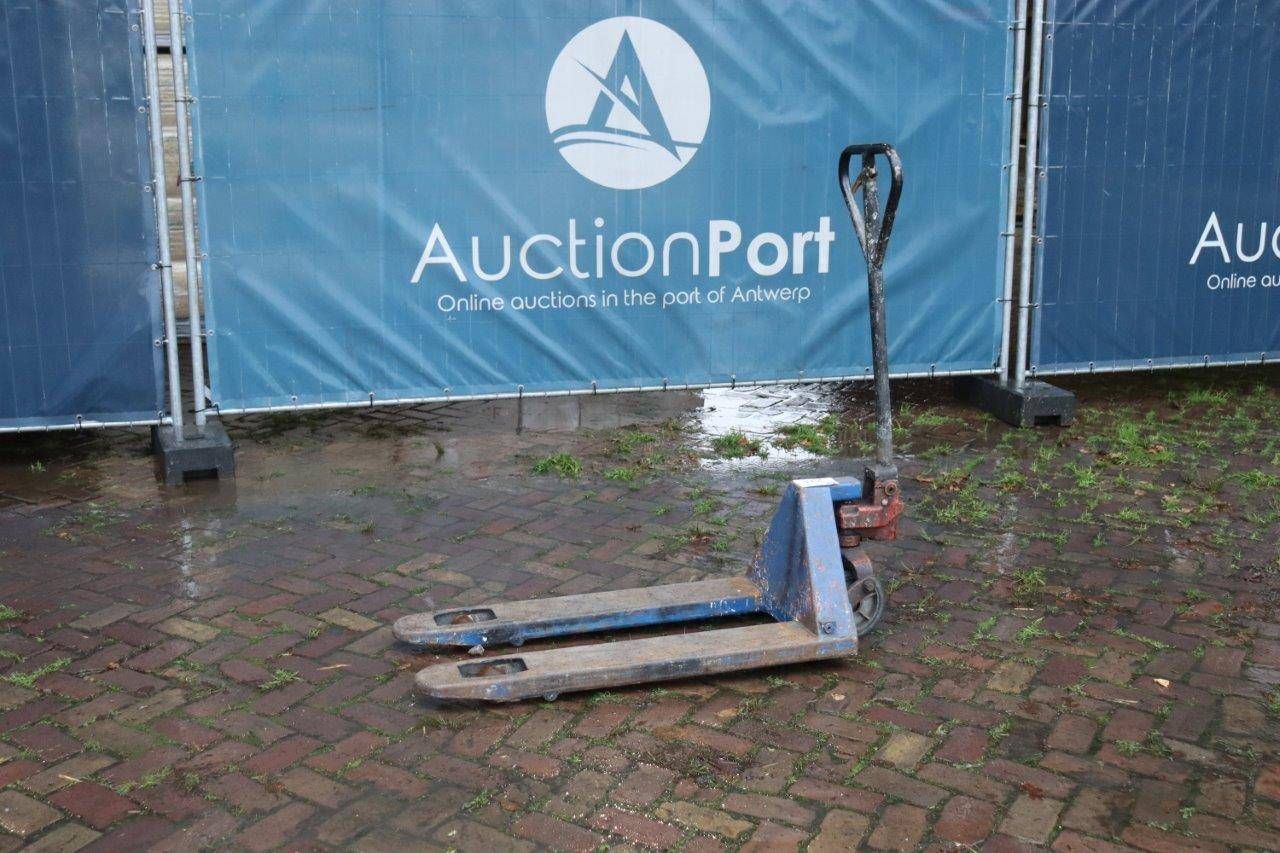 Pallet truck