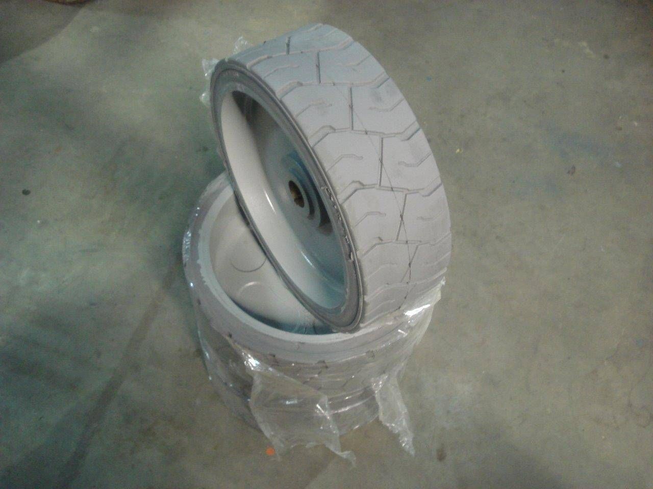 Genie wheels from Genie GS-2032