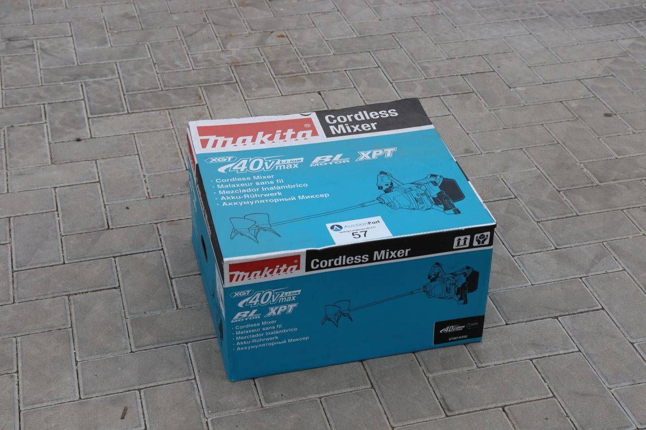 Batedeira sem fio Makita UT001GZ02 40V na caixa (nova)