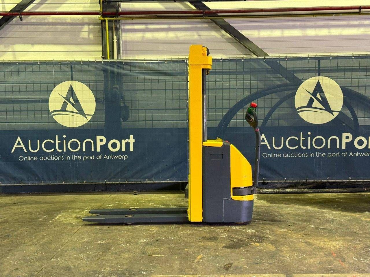 Stacker Jungheinrich EJG Electric