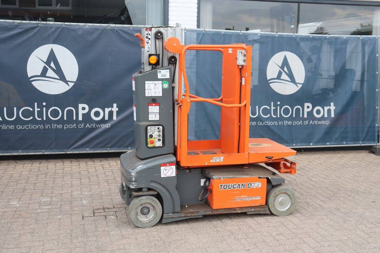 JLG Toucan Duo Electric Mast Lift 6m 2016