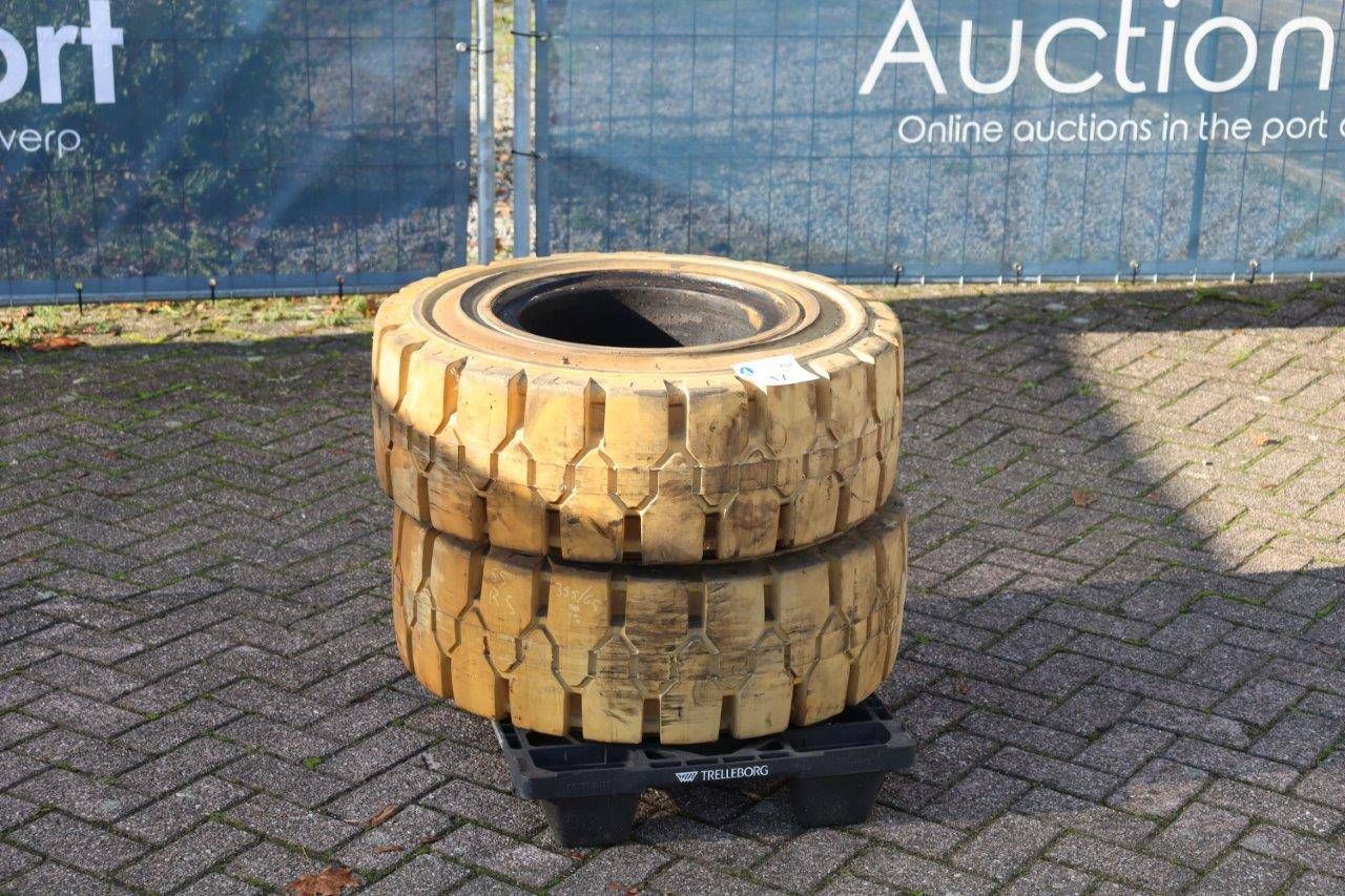 Tire set 355/65-15 New