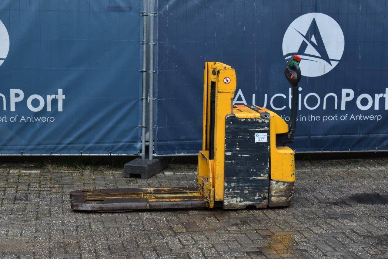 Pallet truck Jungheinrich EJD 220 Electric 2000kg
