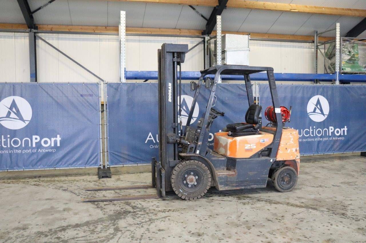 Forklift Doosan G25G LPG 2500kg 5.5m 2009