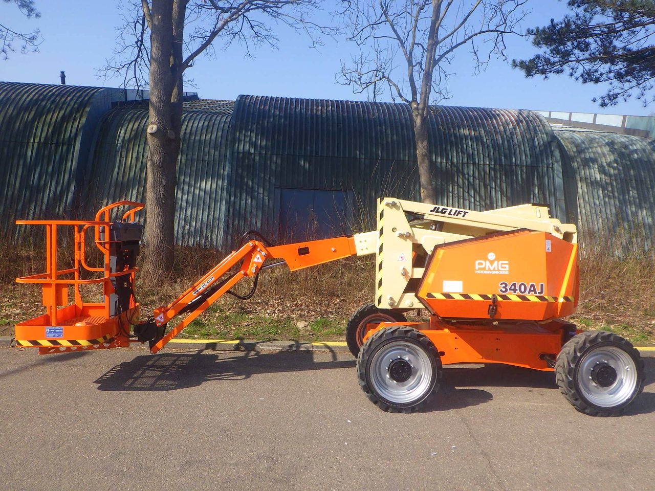 JLG 340AJ Diesel 12.33m Articulated Boom Lift 2011