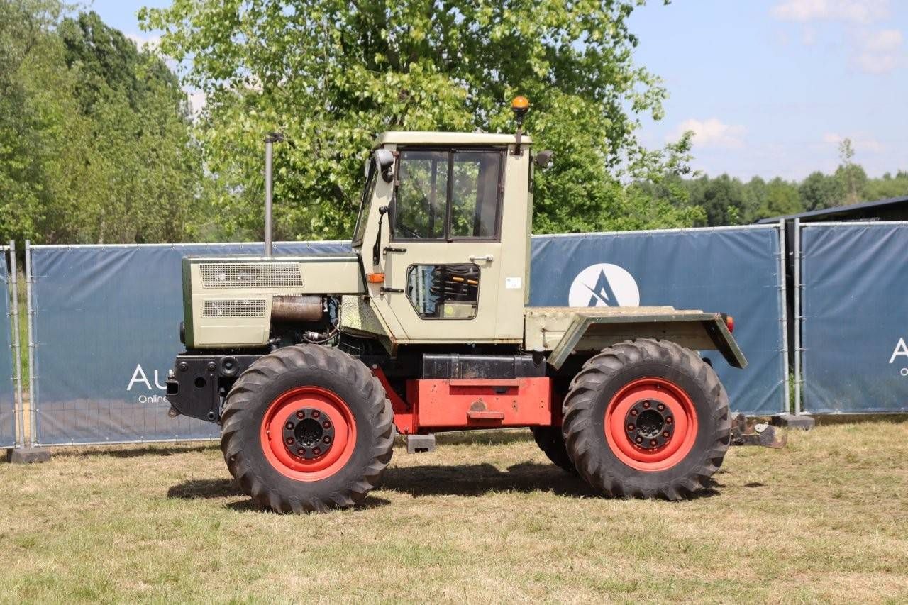 Tractor Mercedes-Benz MB Trac 800 Diesel (Margin)