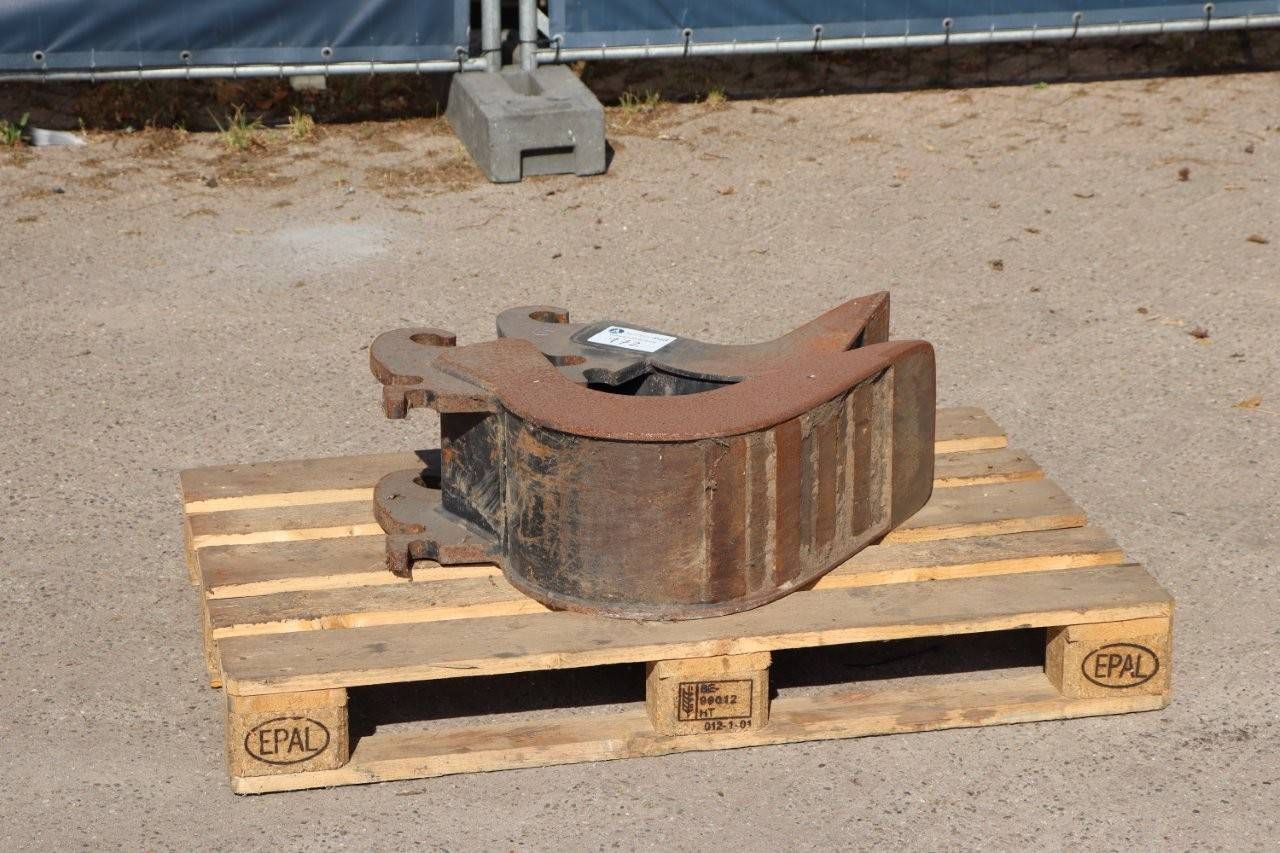 Batch Excavator Buckets GP Equipment QBS15-220-CN05 2019