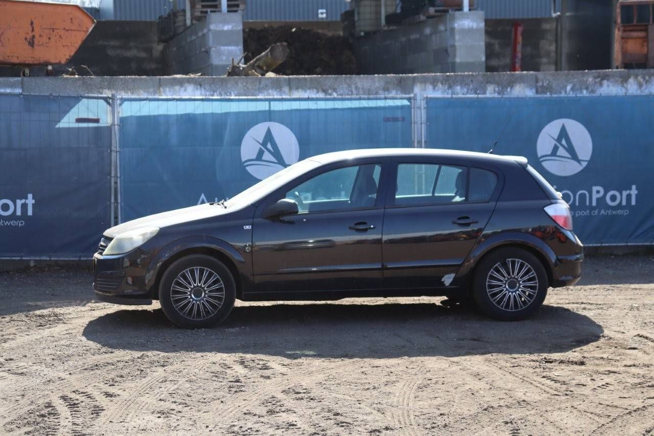 Passenger car Opel ASTRA Petrol 2004
